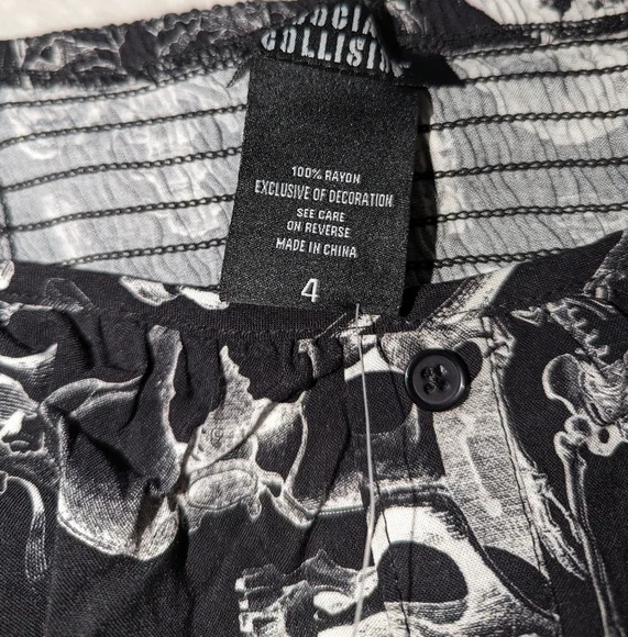 Hot Topic Social Collision Skeleton Bones Crop Top Plus Size 4 4X NEW - Picture 4 of 9